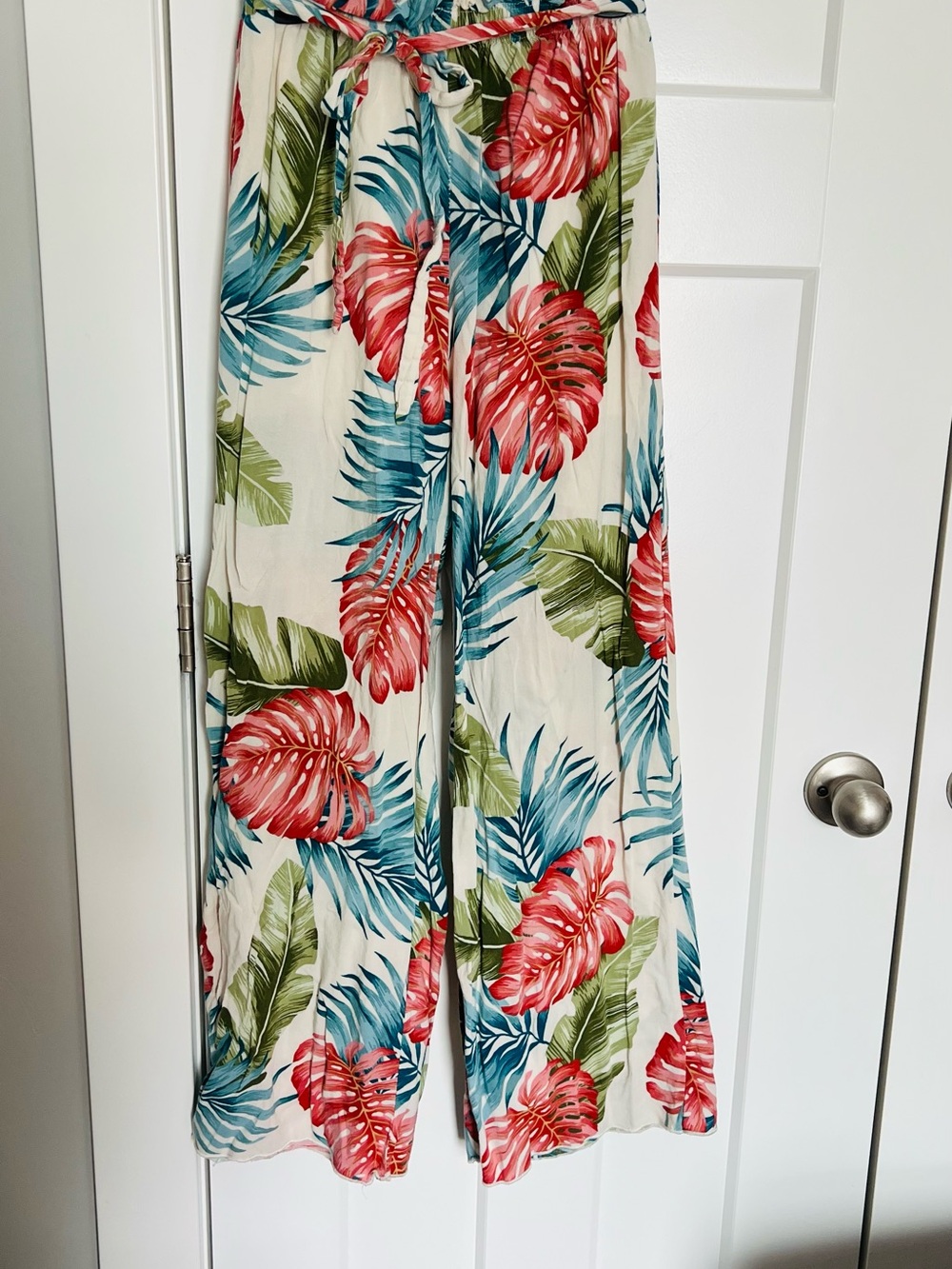 See You Monday Cream Wide-Leg Pants with Red & Green Tropical Print